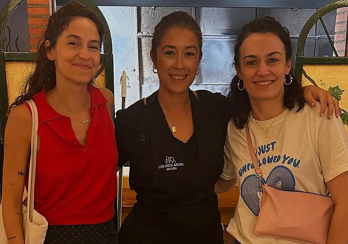 Las actrices Bárbara Mestanza y Sara Rivero, en el restaurante Los Doce Arcos de Traspinedo.