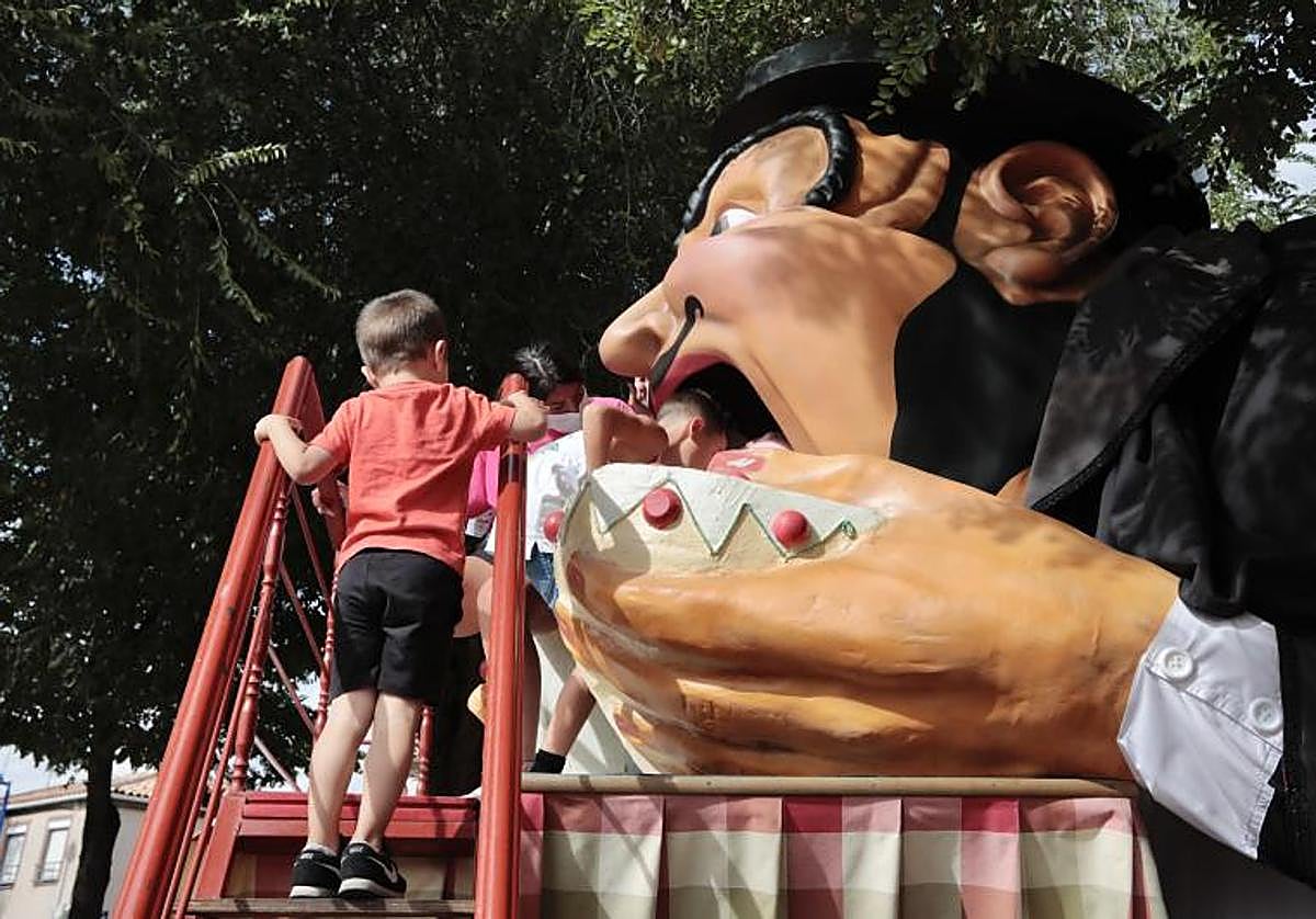 Tragaldabas en el Barrio España.