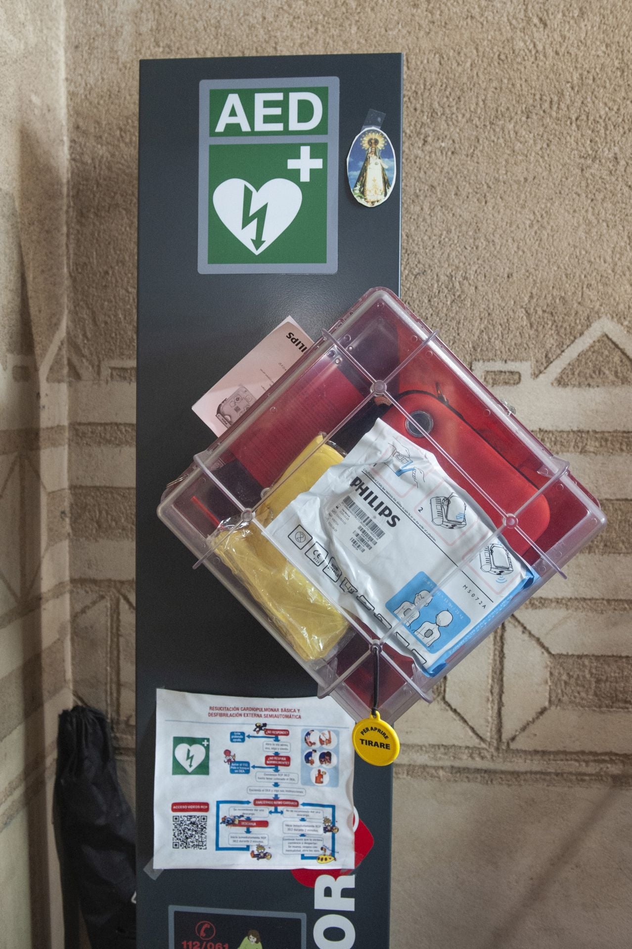 Uno de los desfibriladores.