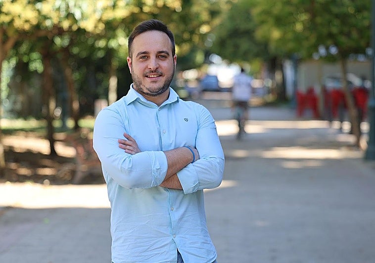 Jorge Guerra en el parque frente al Campo de Fútbol Felicísimo de la Fuente de Valladolid.
