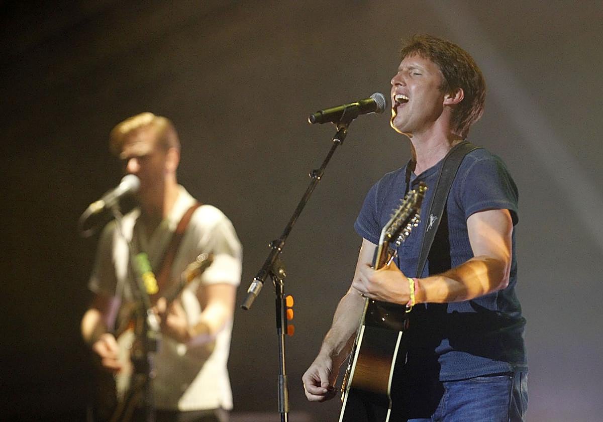 James Blunt, durante un concierto en Gijón.