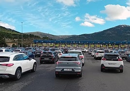 Peaje de la AP-6 a la altura de San Rafael.