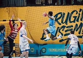 Tahu Lufuanitu ejecuta un lanzamiento con el Tremblay.