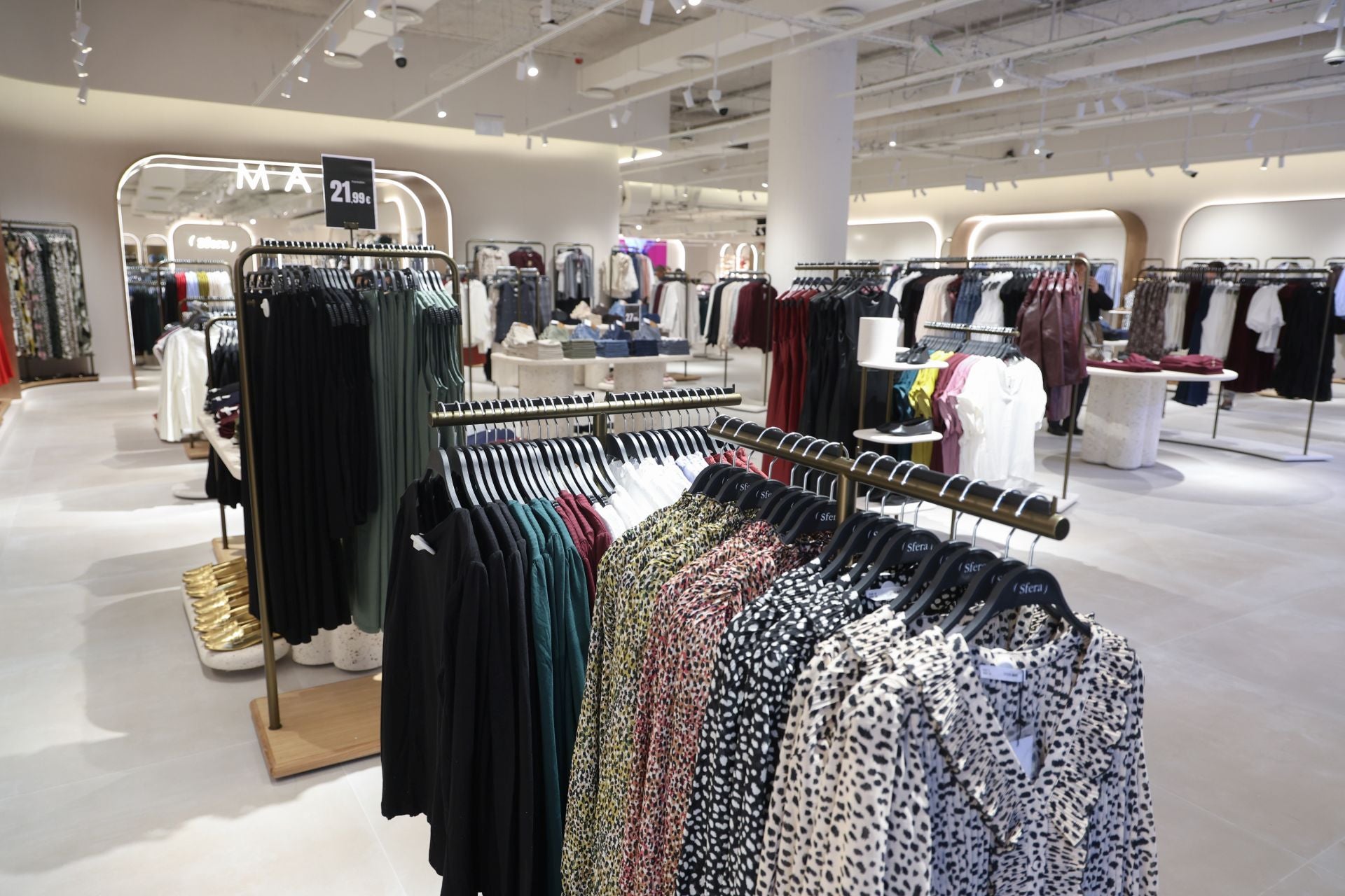 Así es la tienda remodelada de Sfera en la calle Santiago