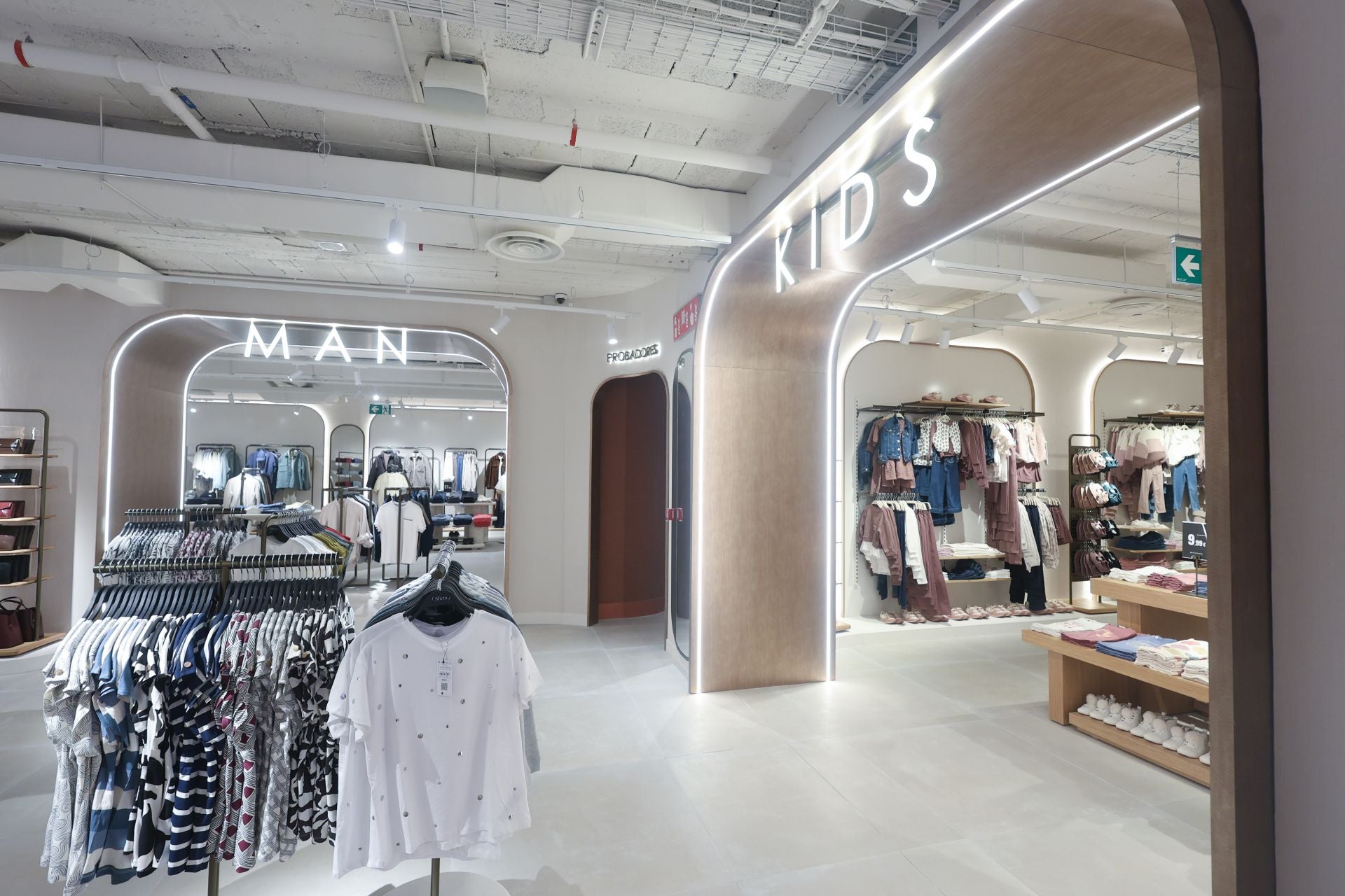 Así es la tienda remodelada de Sfera en la calle Santiago