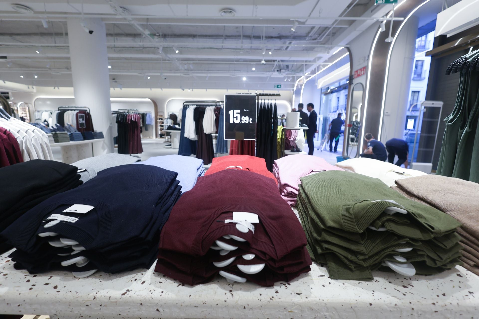 Así es la tienda remodelada de Sfera en la calle Santiago