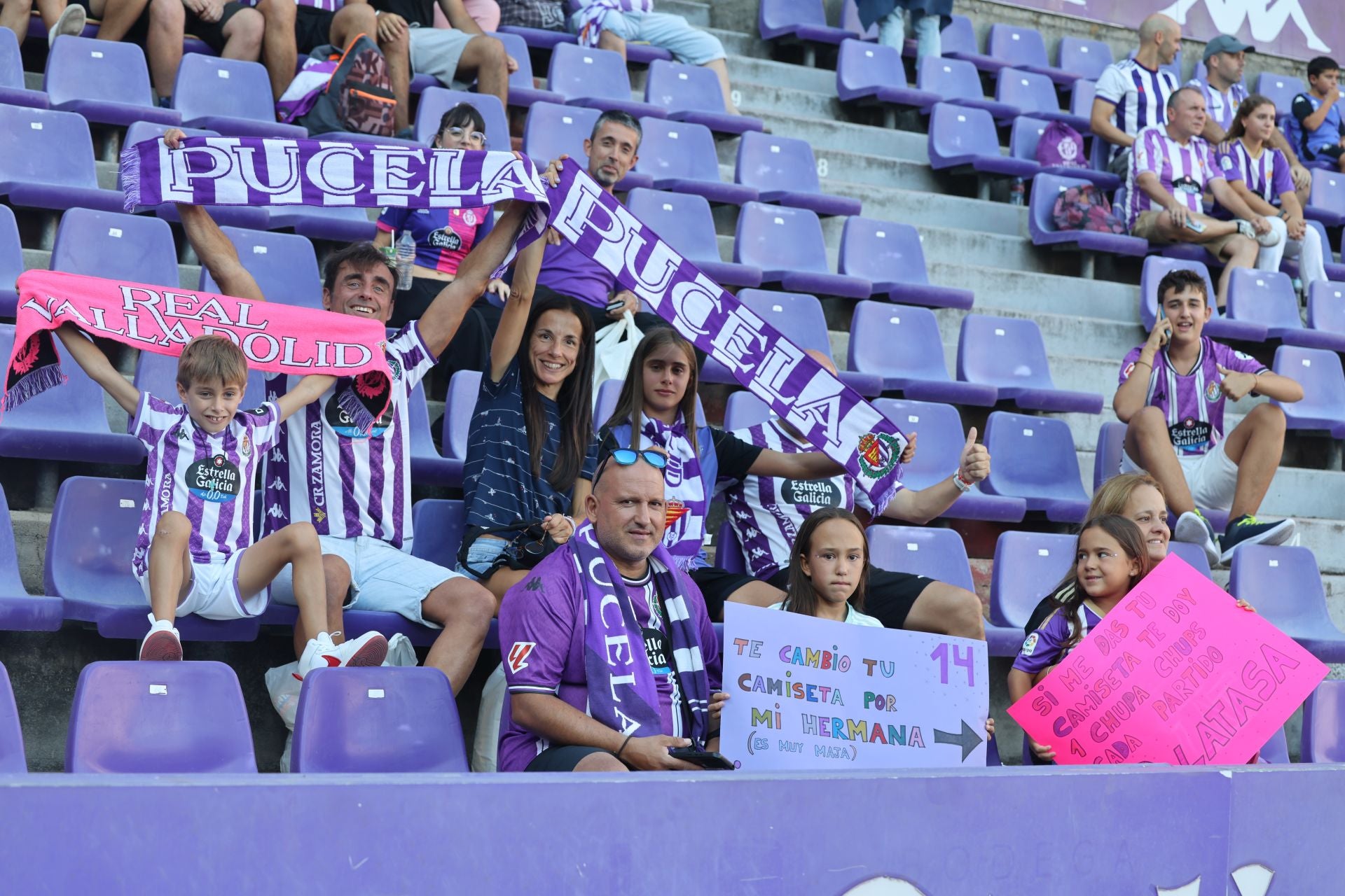 Búscate en la grada del Real Valladolid (2/4)