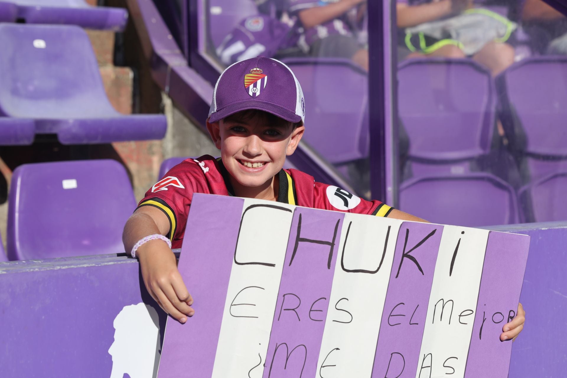 Búscate en la grada del Real Valladolid (2/4)