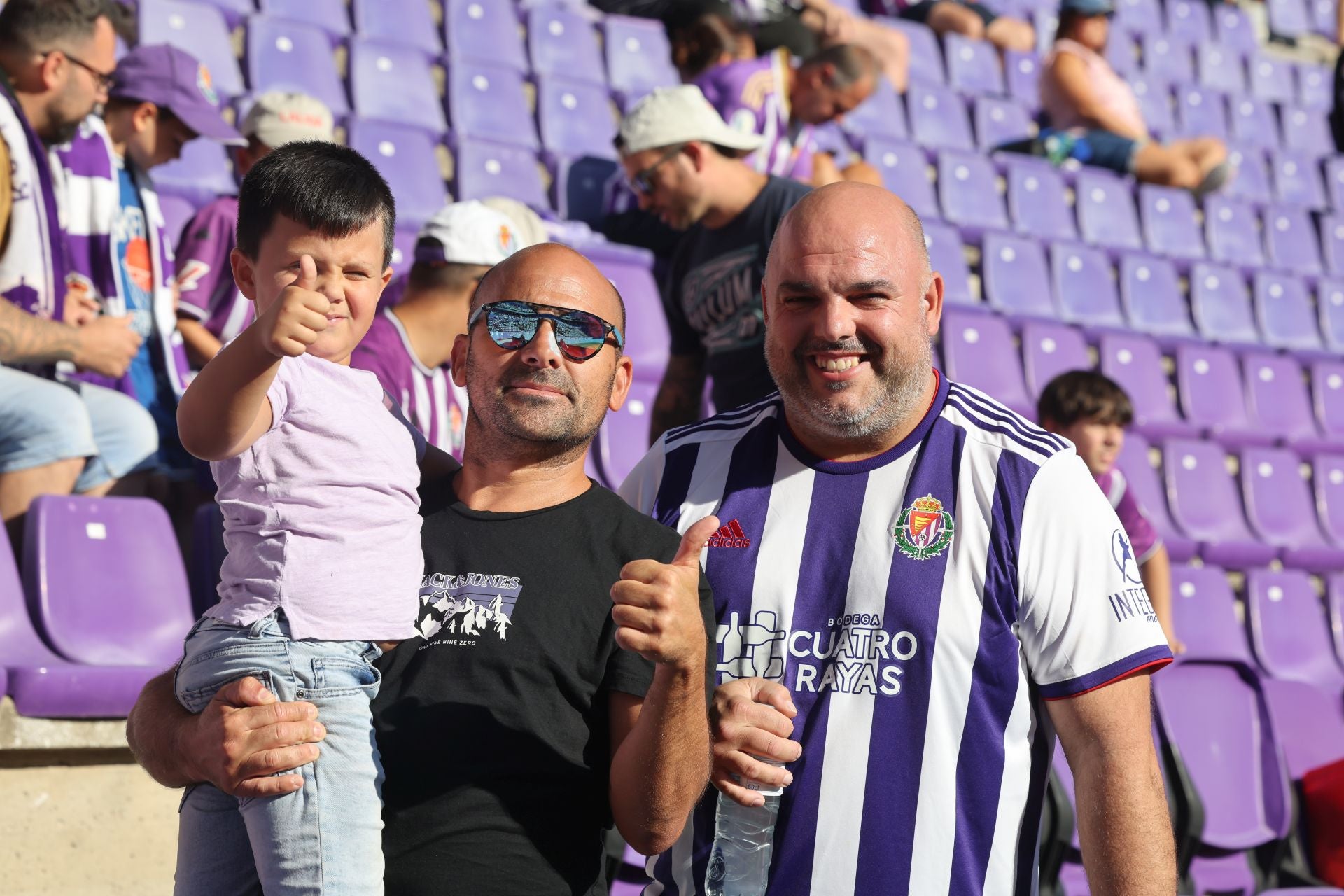 Búscate en la grada del Real Valladolid (1/4)