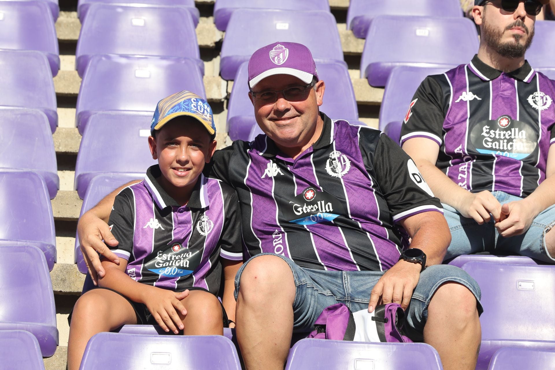 Búscate en la grada del Real Valladolid (2/4)