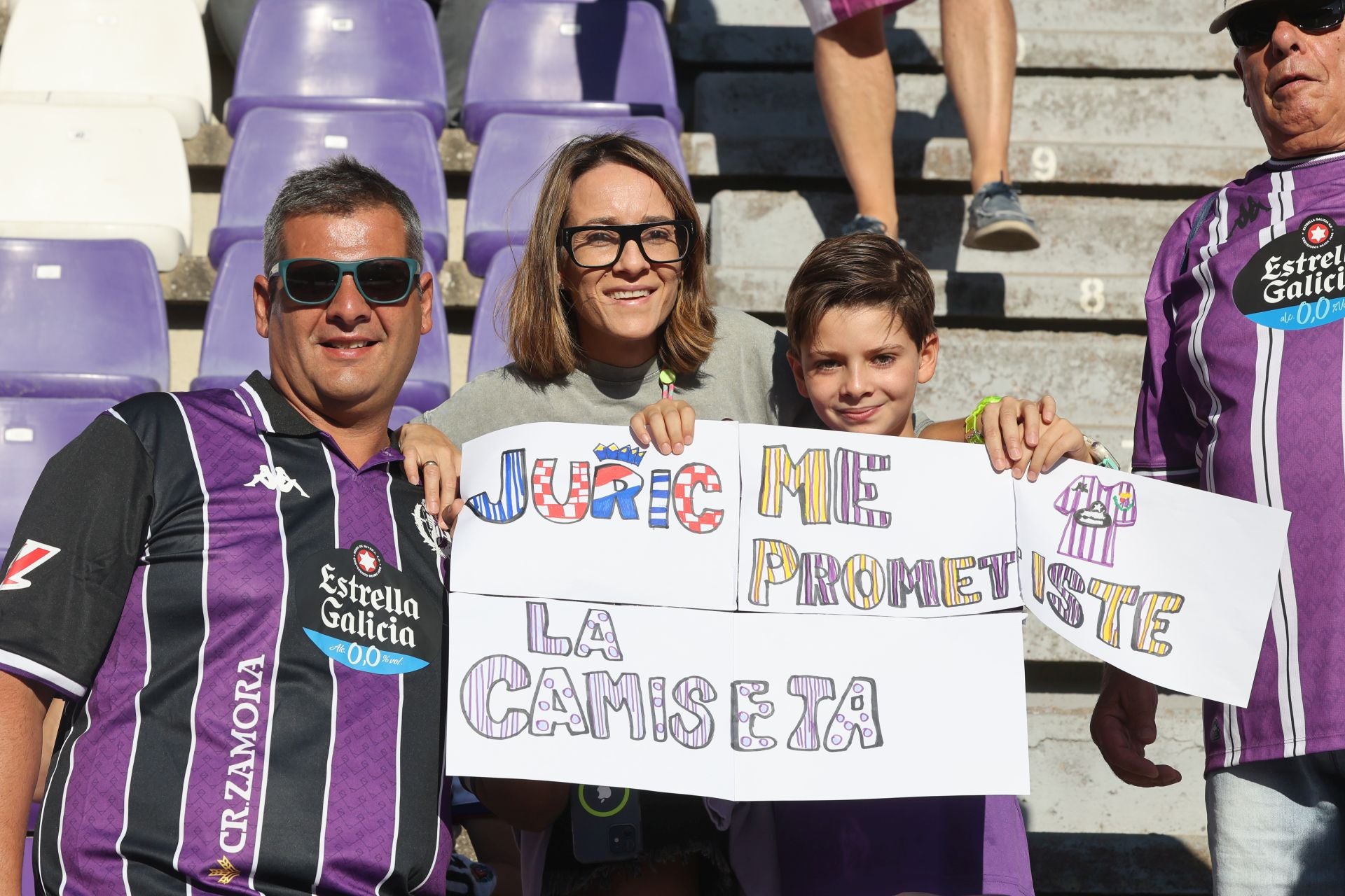Búscate en la grada del Real Valladolid (1/4)