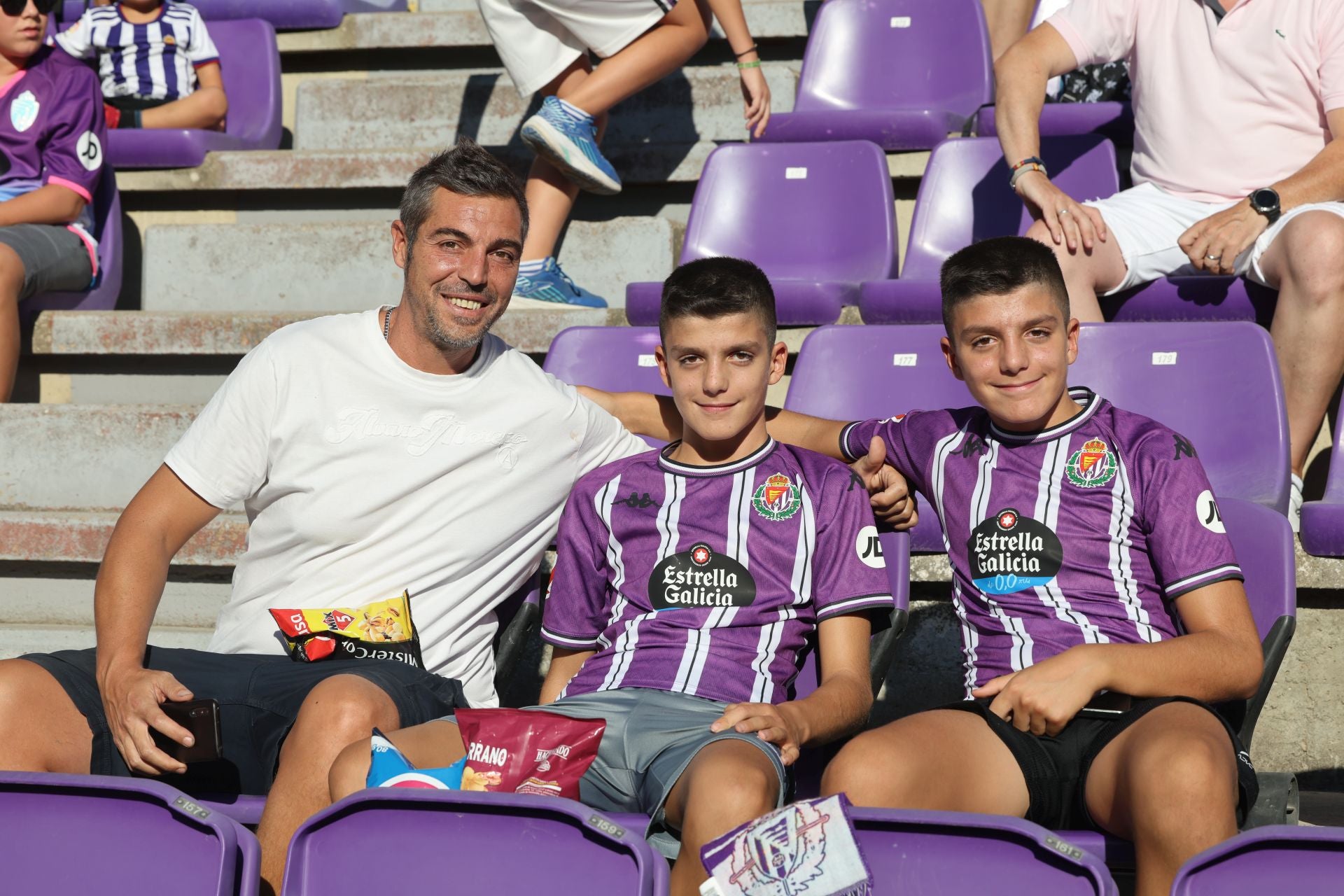 Búscate en la grada del Real Valladolid (2/4)