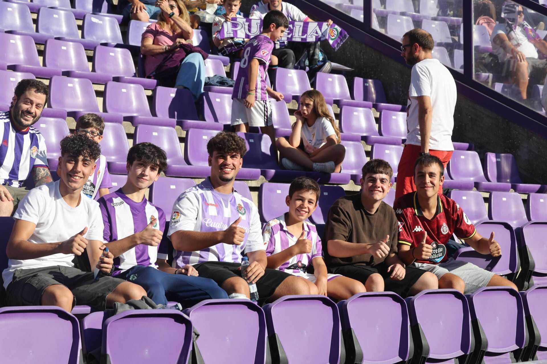 Búscate en la grada del Real Valladolid (1/4)