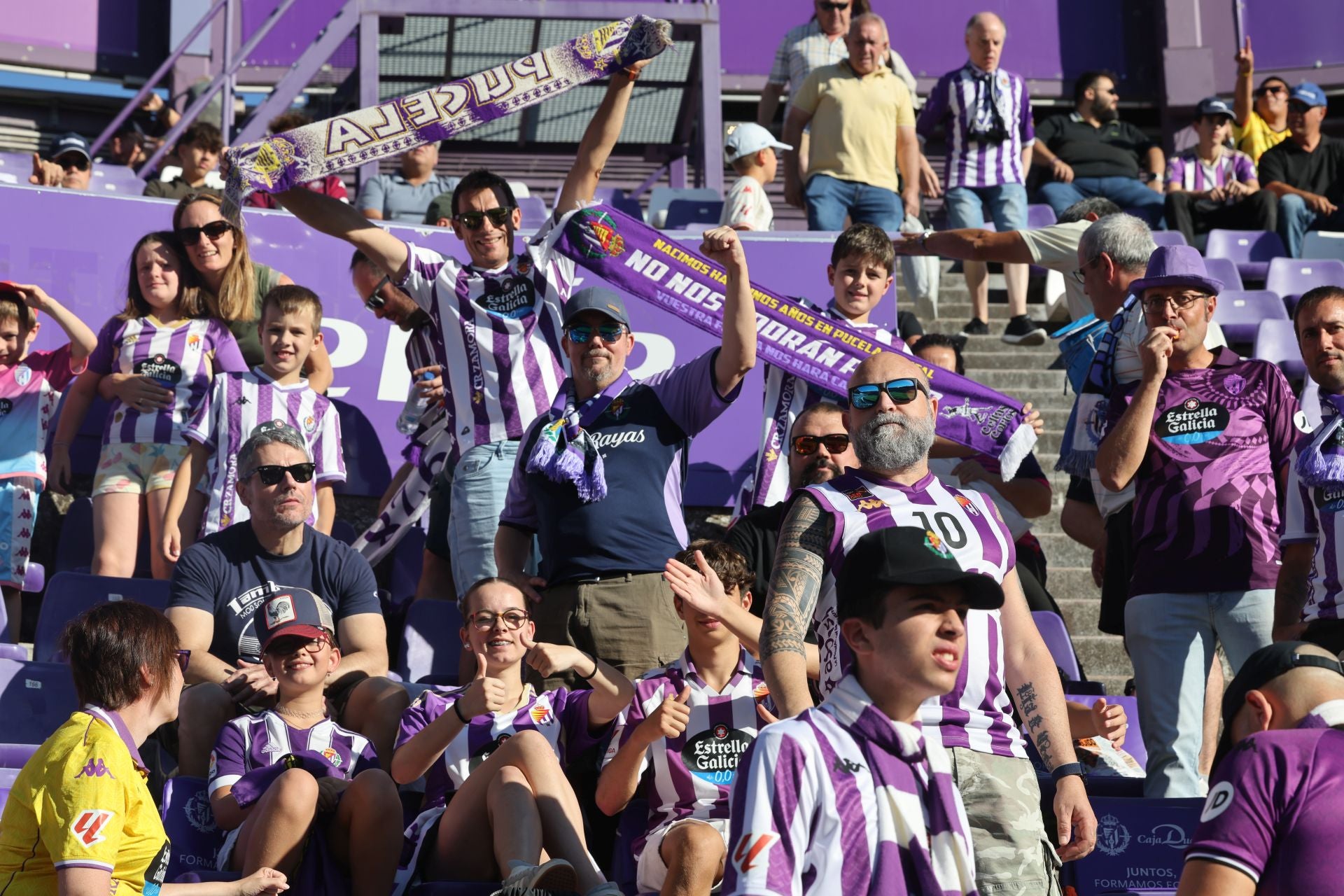 Búscate en la grada del Real Valladolid (2/4)