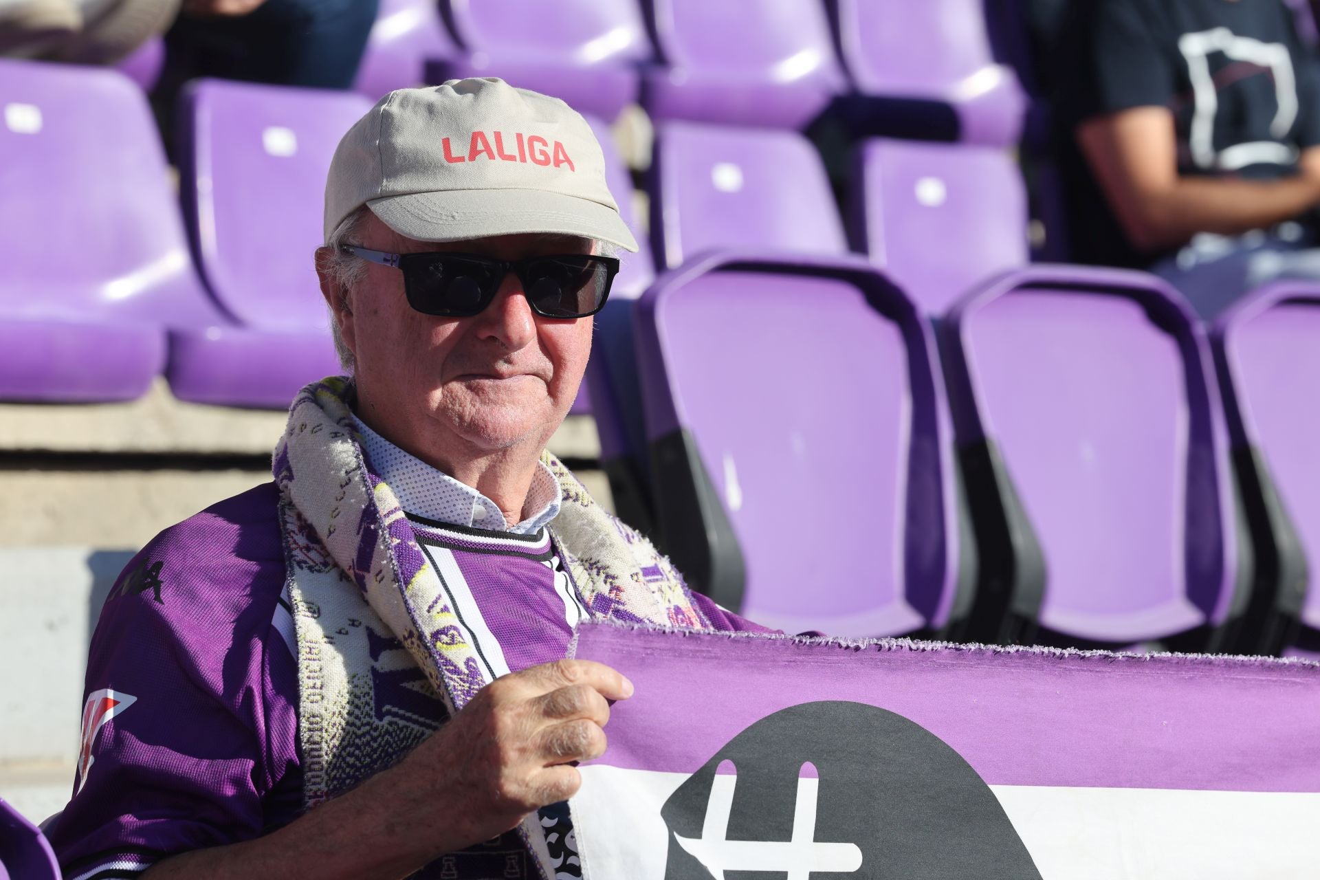 Búscate en la grada del Real Valladolid (1/4)