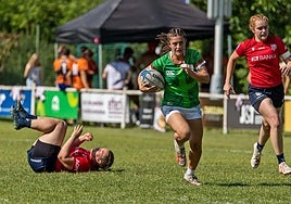 Leire inicia la carrera en una acción con su último equipo.