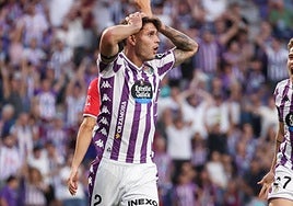 Trilli se lamenta tras el gol anulado al Pucela.