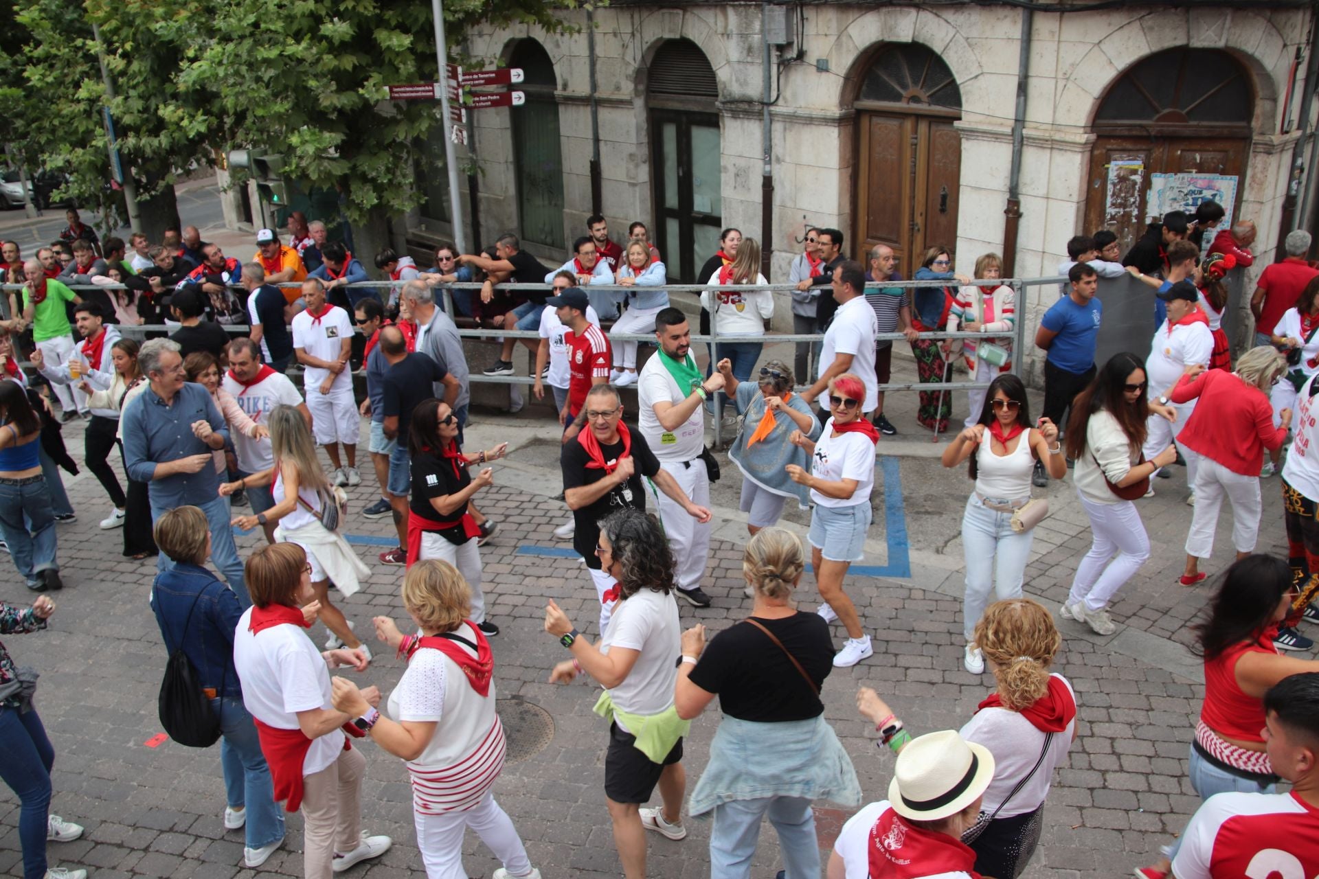 Fotos del ambiente en Cuéllar durante el primero de sus encierros
