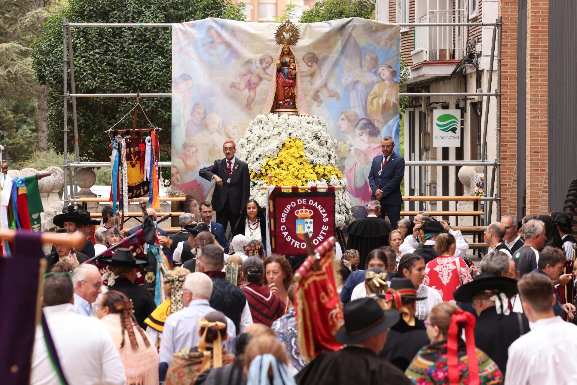 Ofrenda floral y misa en honor a la Virgen de San Lorenzo, patrona de Valladolid