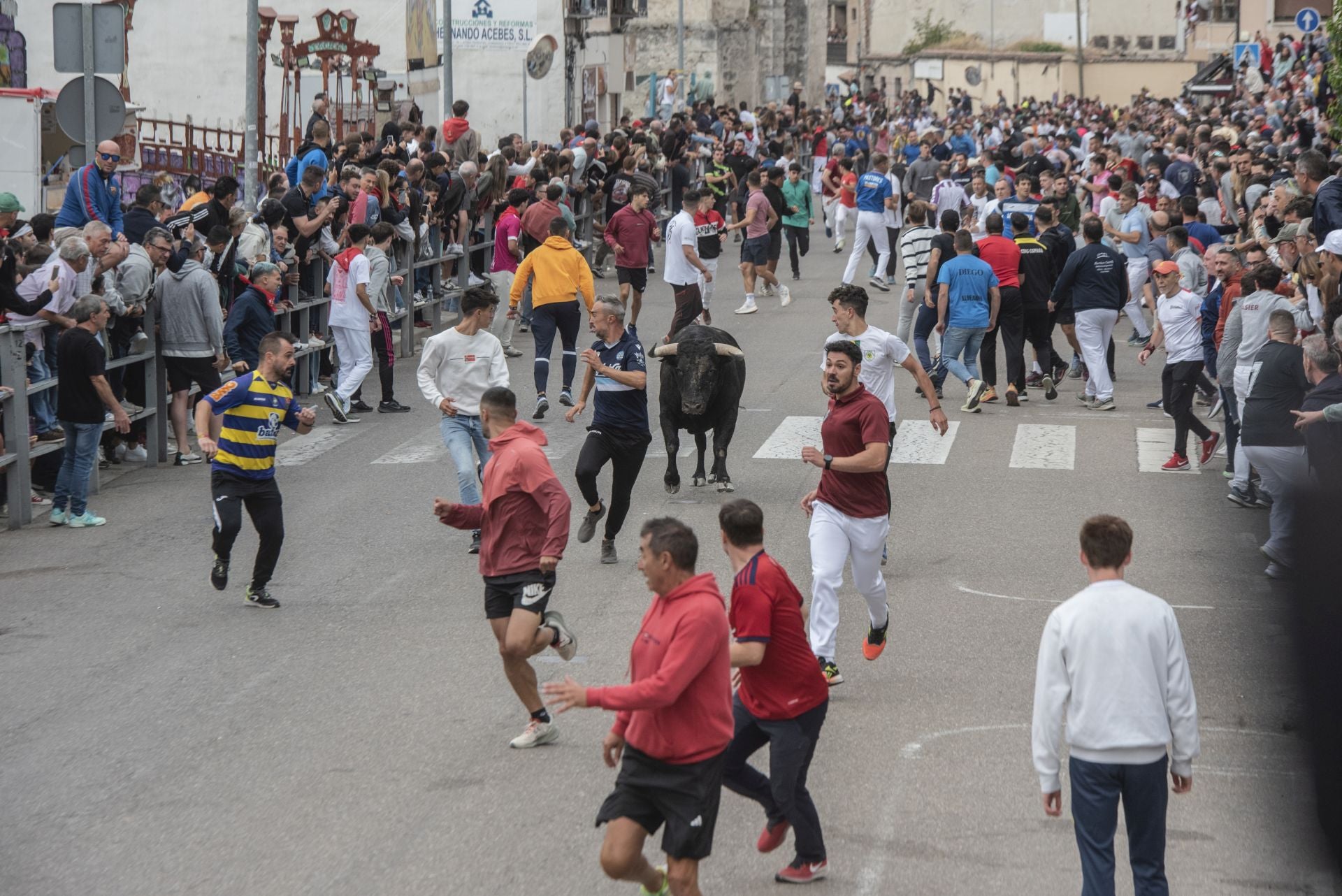 Fotos del tramo urbano del primer encierro de Cuéllar