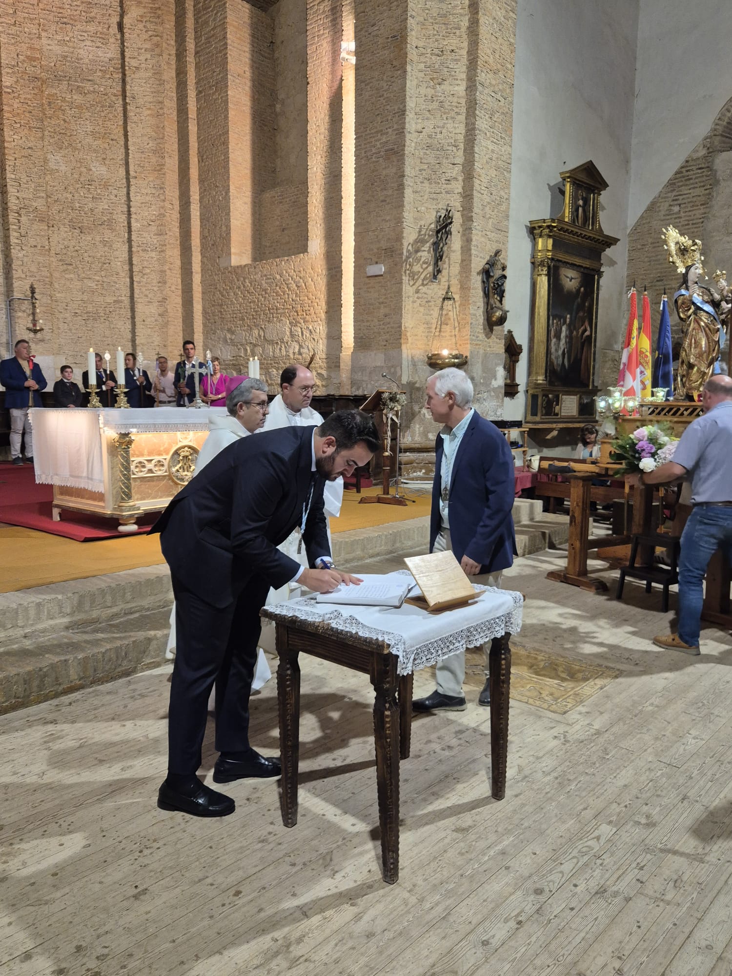 Así fue la emotiva proclamación de la Virgen de Fuentes como alcaldesa perpetua de Villalón de Campos