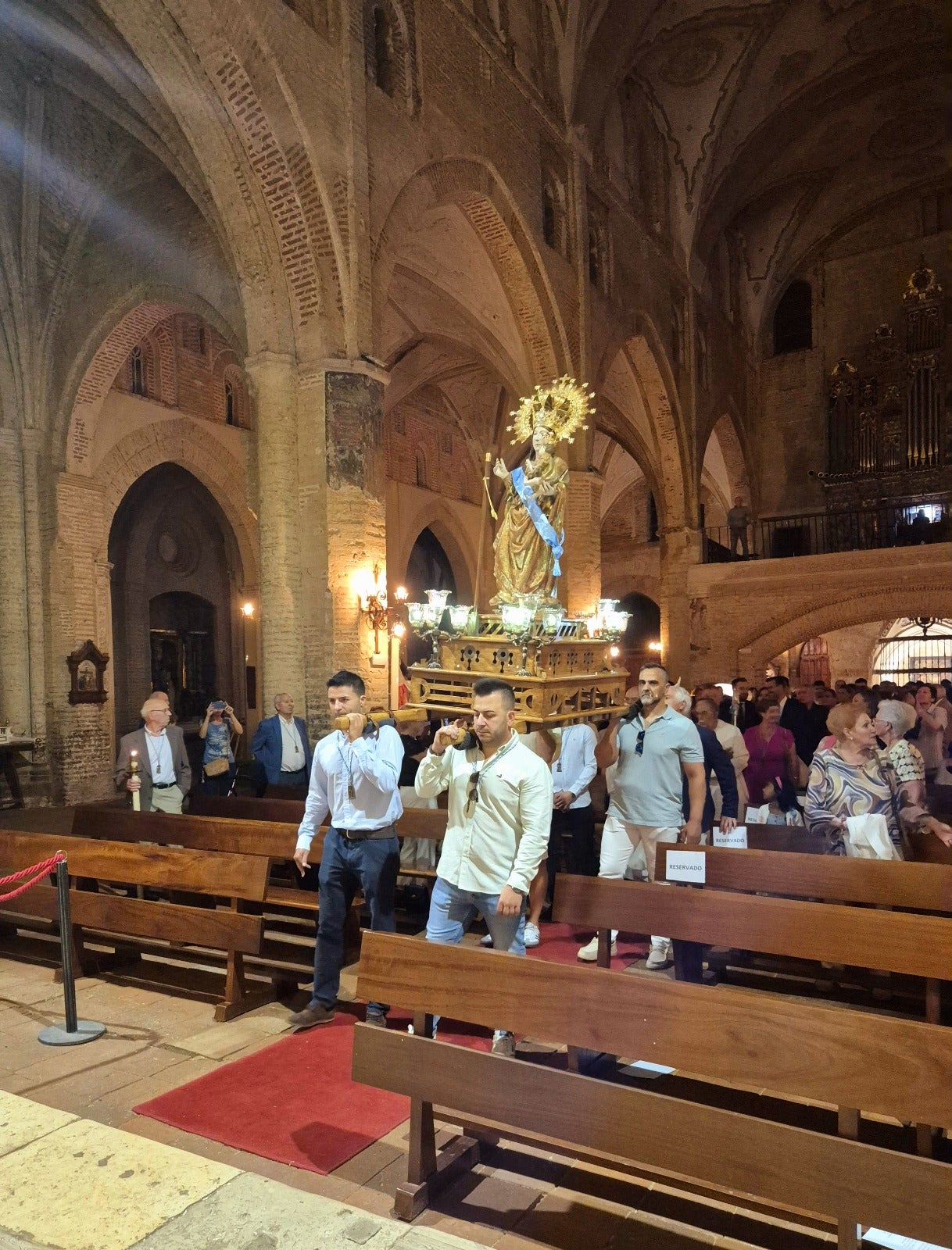 Así fue la emotiva proclamación de la Virgen de Fuentes como alcaldesa perpetua de Villalón de Campos