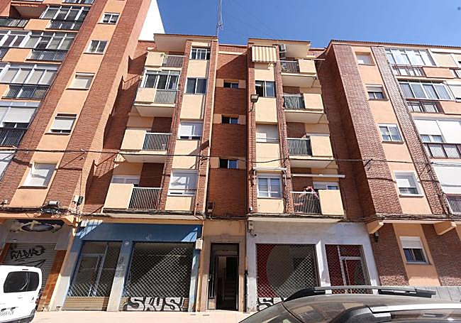 Fachada del número 11 de la calle Arzobispo García Goldaraz.