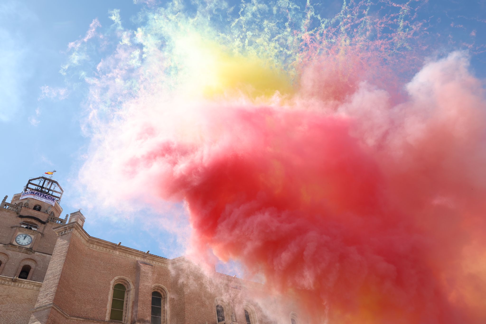Las imágenes de la colocación de la bandera en Medina del Campo