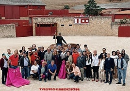 Los abonados de la plaza de toros de Valladolid que pasaron el día en 'La Cabañuela'.