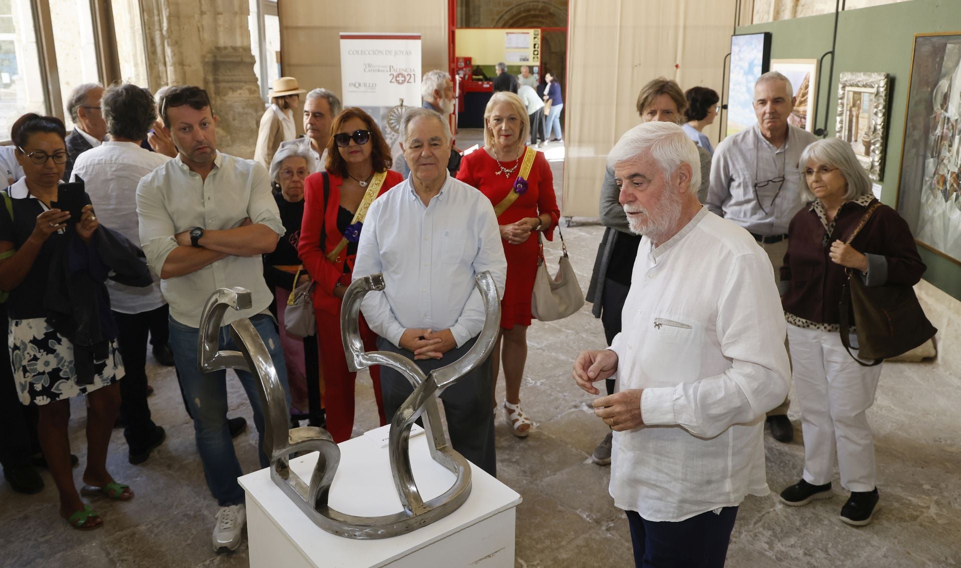 Así es la muestra &#039;Bourges&amp;Palencia 2025&#039; de Thieldon en el claustro de la Catedral