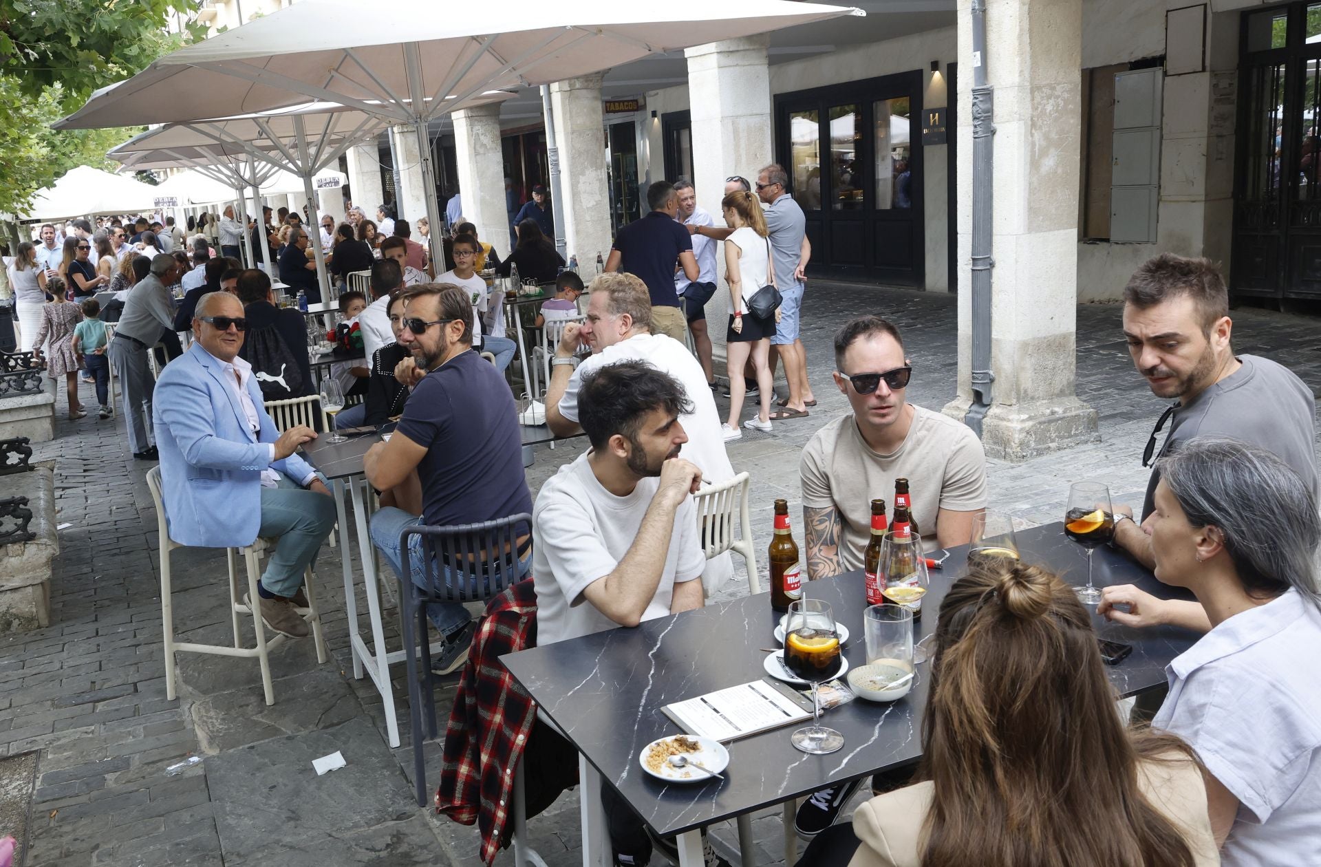 La oferta gastronómica de San Antolín llena las calles de gente