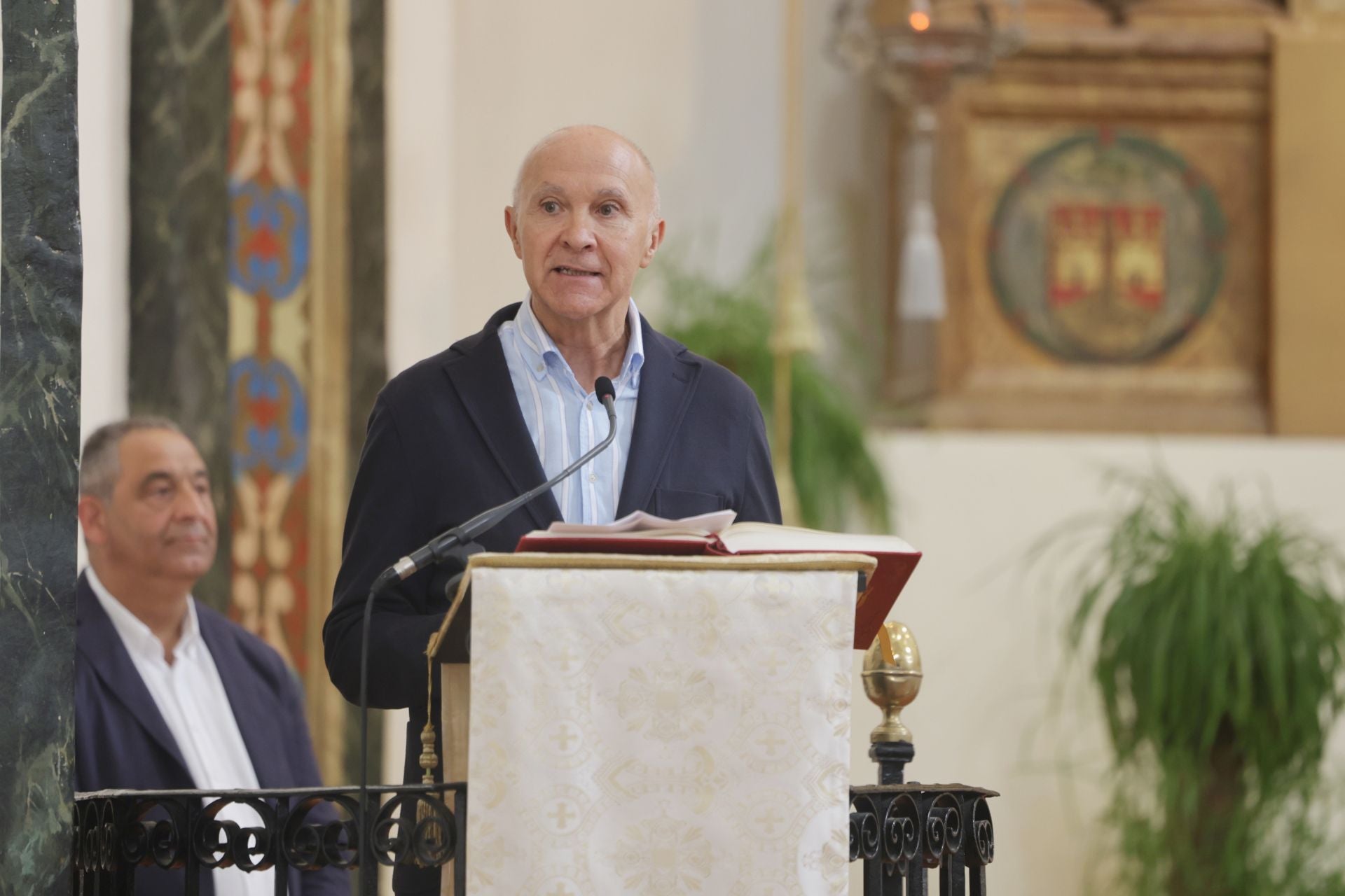 La despedida al párroco Goyo Casado, en imágenes