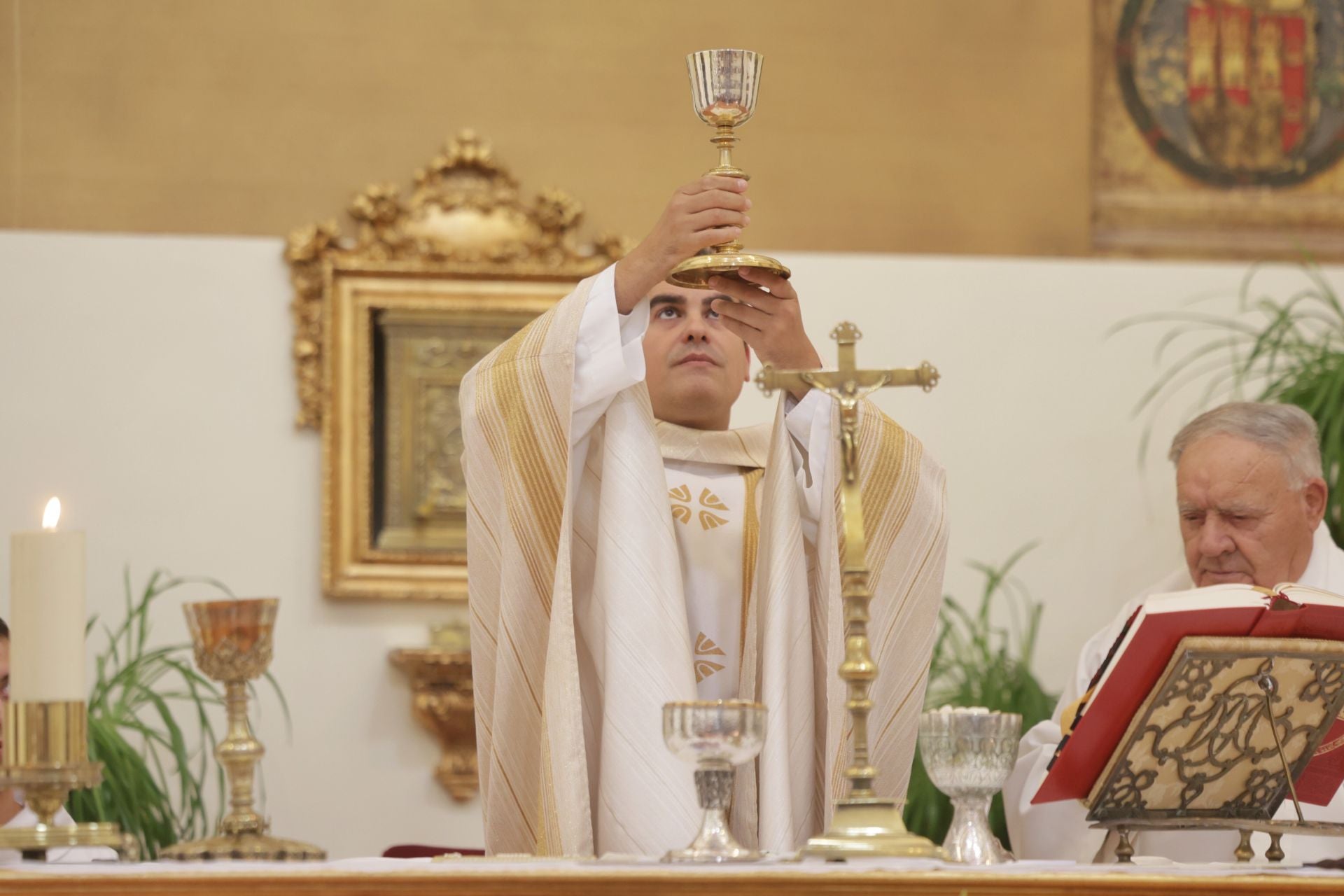 La despedida al párroco Goyo Casado, en imágenes