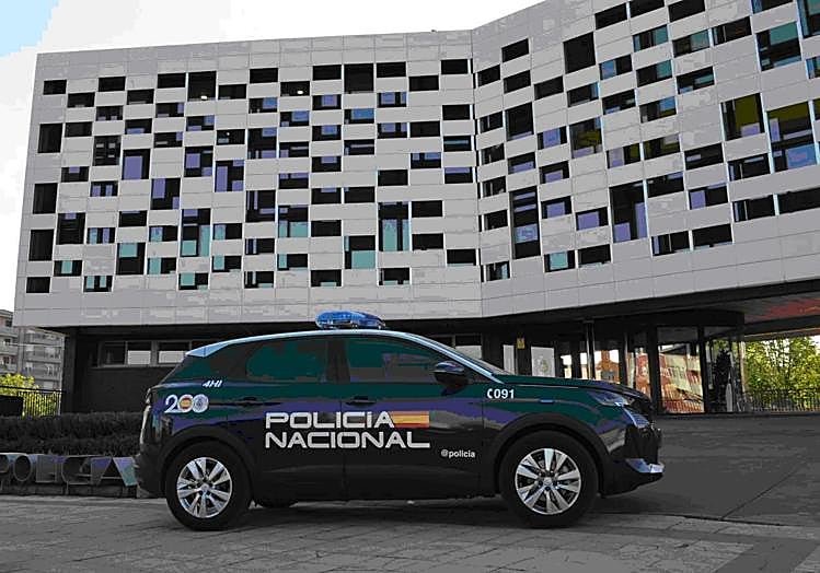Un vehículo de la Policía Nacional en San Andrés.