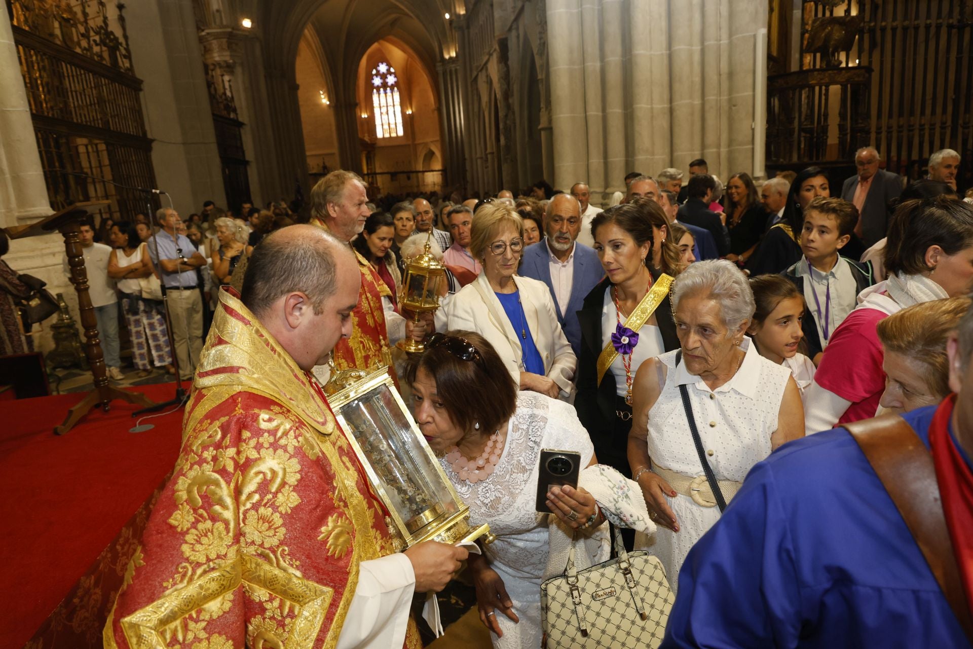 La Catedral de Palencia, a rebosar en la misa por San Antolín