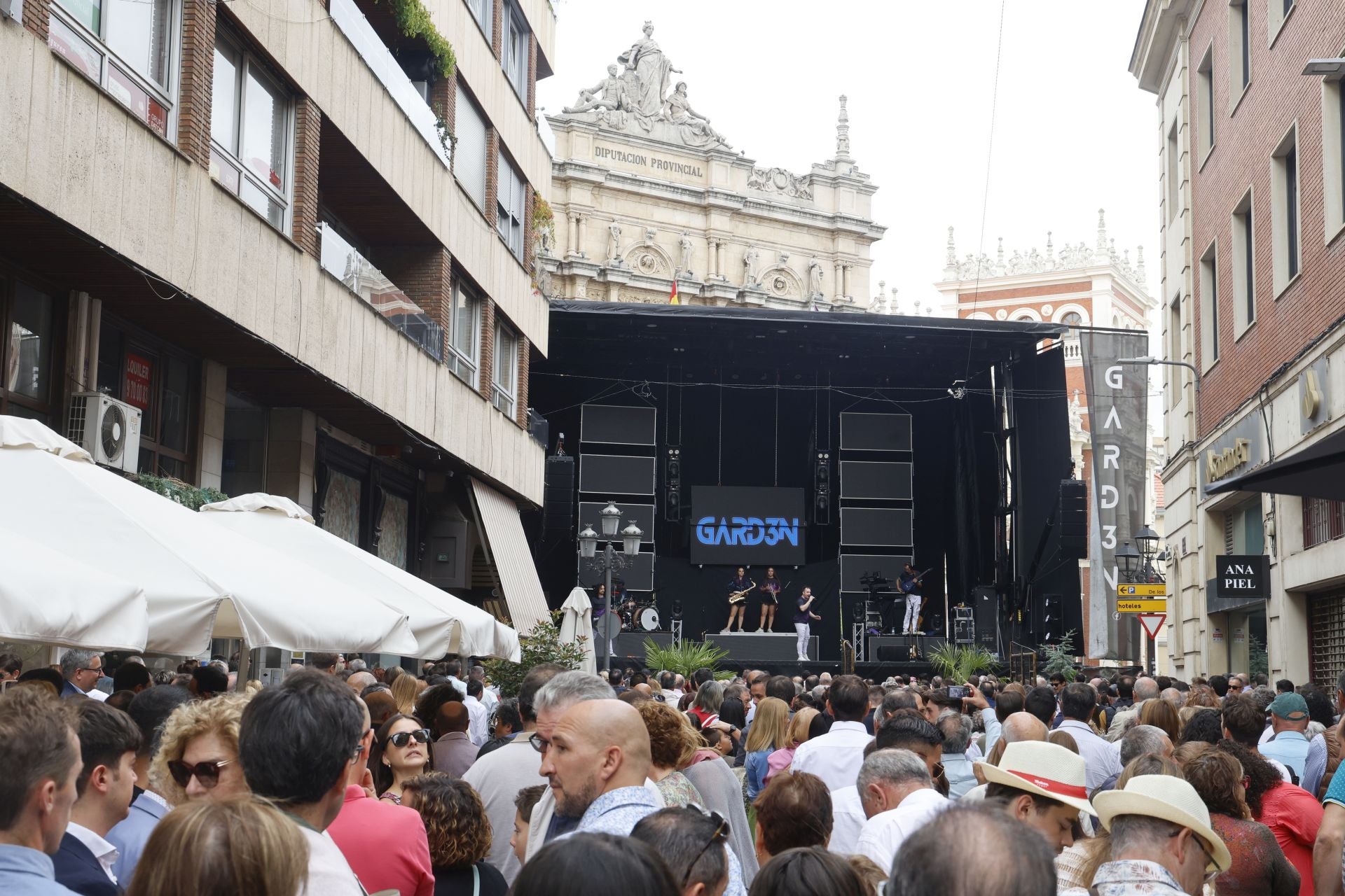 Los palentinos llenan las calles por San Antolín