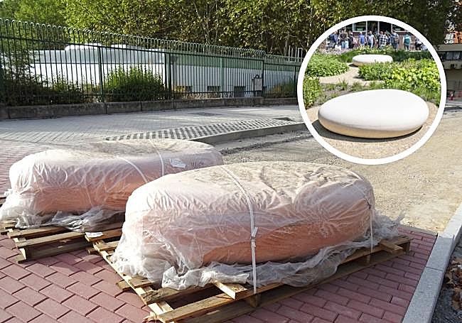 Los bancos 'Petra' e infografía (en detalle) del catálogo de la distribuidora de dicho elemento.