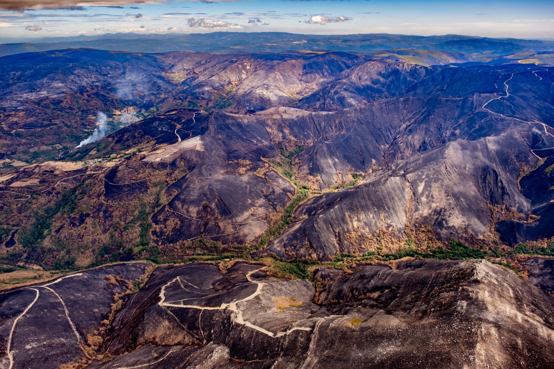 Paraje quemado en el incendio de Chandrexa de Queixa.