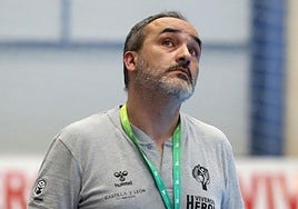 Álvaro Senovilla, durante un partido de la temporada pasada.