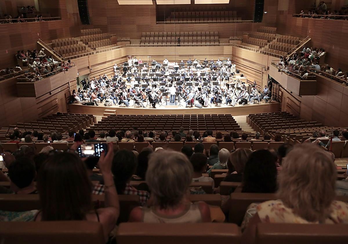 Público en un concierto de la OSCyL en el Centro Cultural Miguel Delibes.