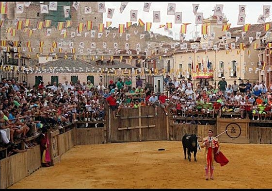Un festejo celebrado en la plaza de Turégano en fechas anteriores