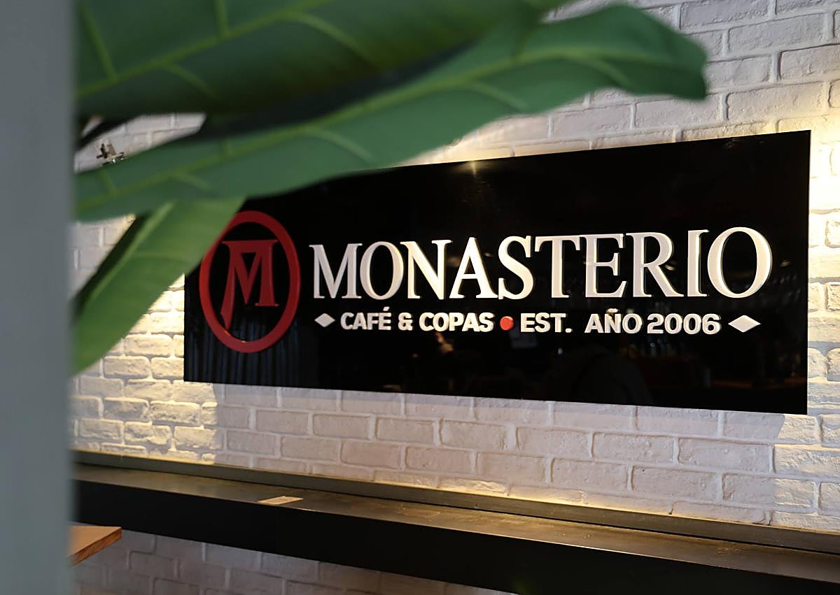 Imagen secundaria 1 - Un mojito &#039;rojo&#039; para inaugurar las fiestas de Valladolid