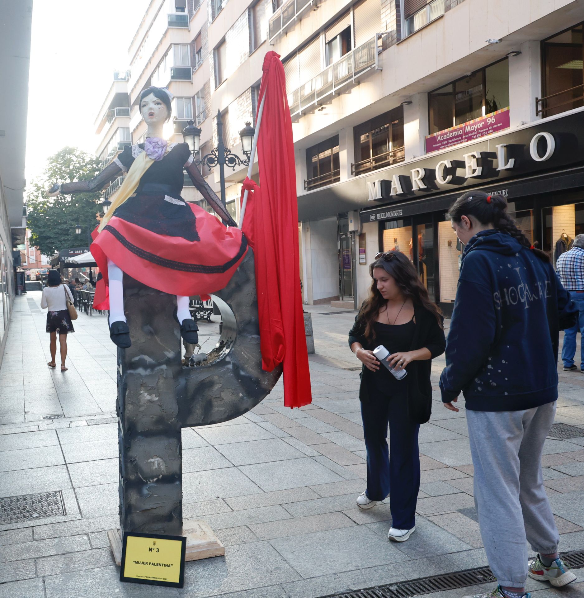 Así han quedado las esculturas en forma de P del concurso de San Antolín