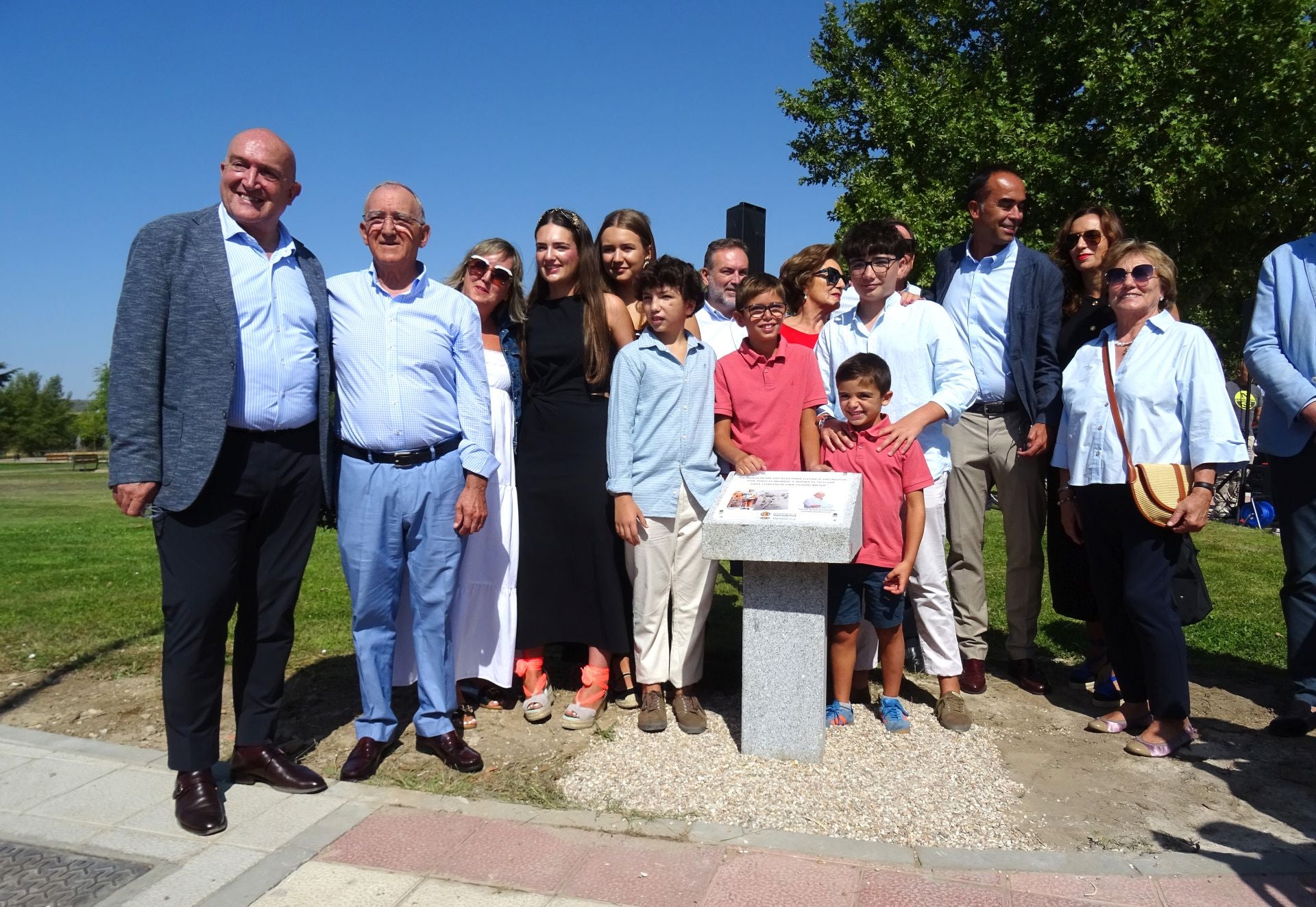 El nuevo carril bici del Camino Viejo de Simancas luce el nombre de Tomás Nistal