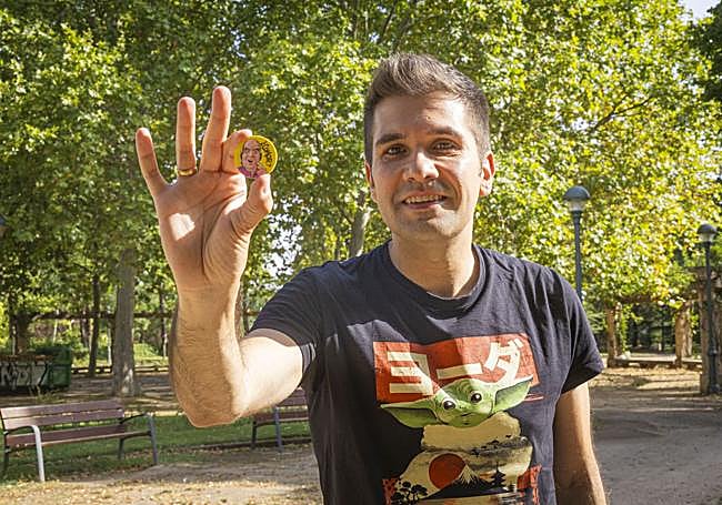 Sergio Encinas con un Chiqui Tazo.