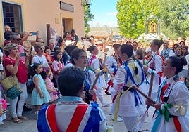 Bailes en honor a la Virgen de Alconada.