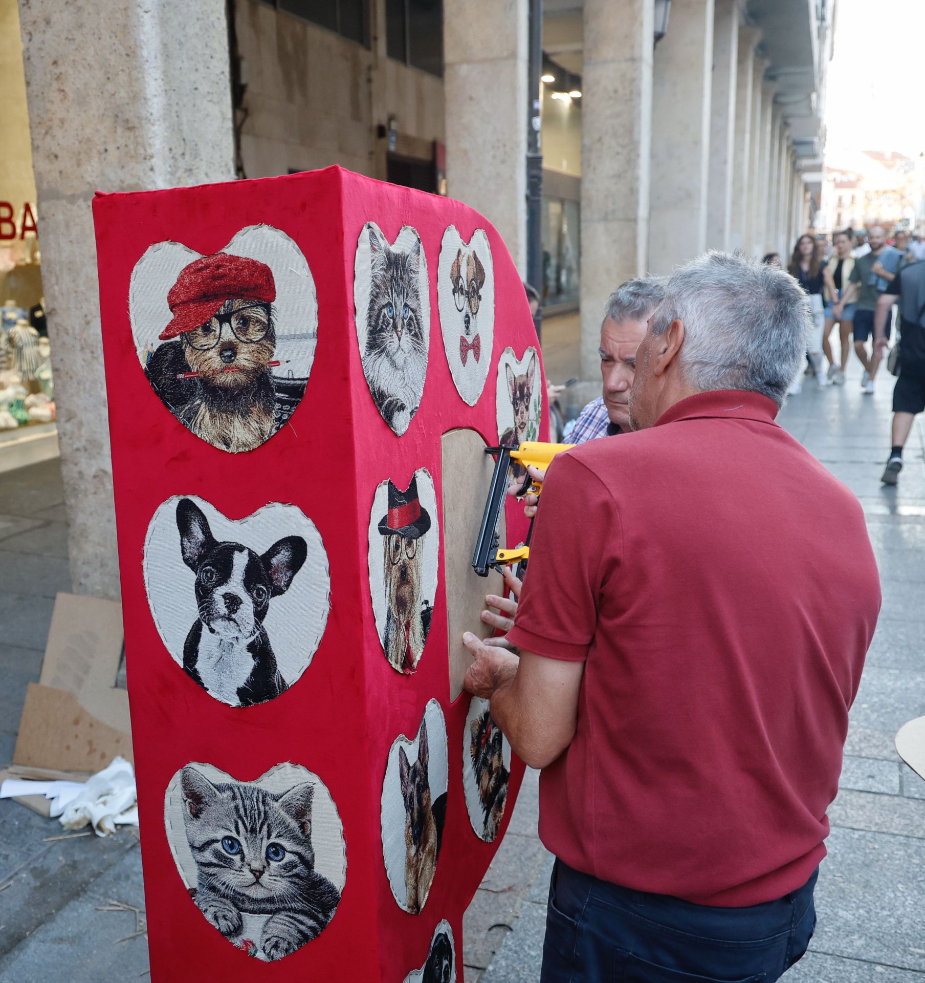 Concurso de las esculturas con forma de P