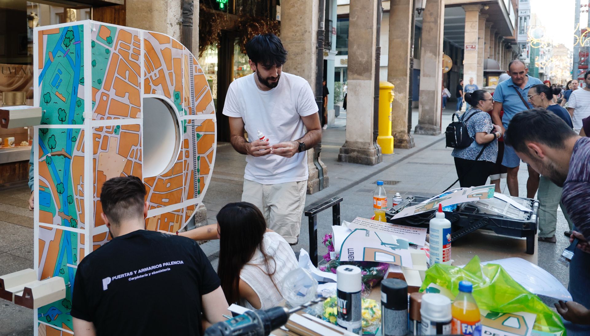 Concurso de las esculturas con forma de P