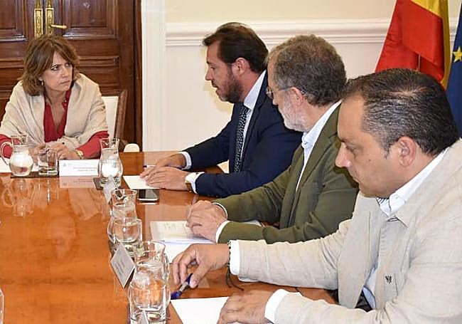 Septiembre de 2018, Ismael Bosch acompaña a Puente y Manuel Saravia en una reunión con Dolores Delgado por la Ciudad de la Justicia.