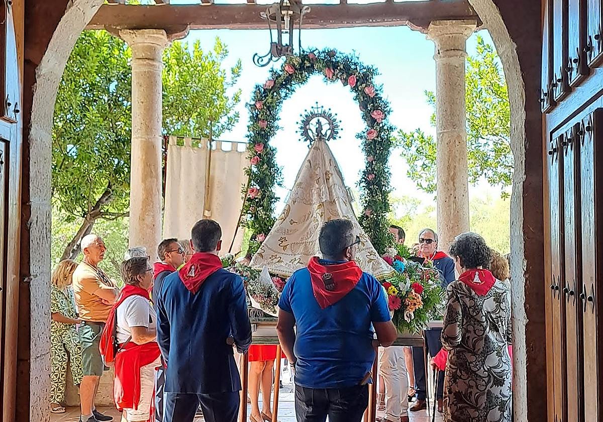 Virgen del Villar en Laguna de Duero.